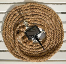 Lade das Bild in den Galerie-Viewer, LED Hanfseil 10m mit Solarzelle, 100 LEDs, warmweiß 3000K, 6-8h Leuchtdauer, Schutzart IP44, Ein/Aus/Blinken-Schalter